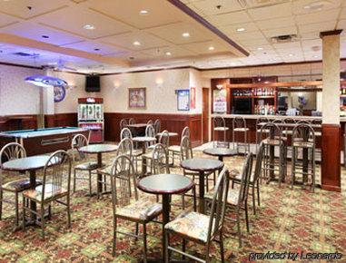 East Moline Ramada Moline酒店 餐厅 照片
